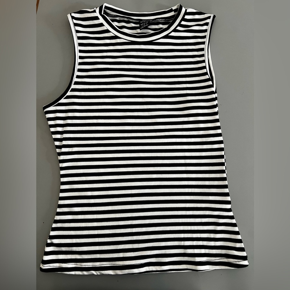 Black white striped Tank top size Small NWOT